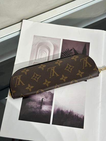 LOUIS VUITTON 經典老花六孔活頁手帳本 / 筆袋