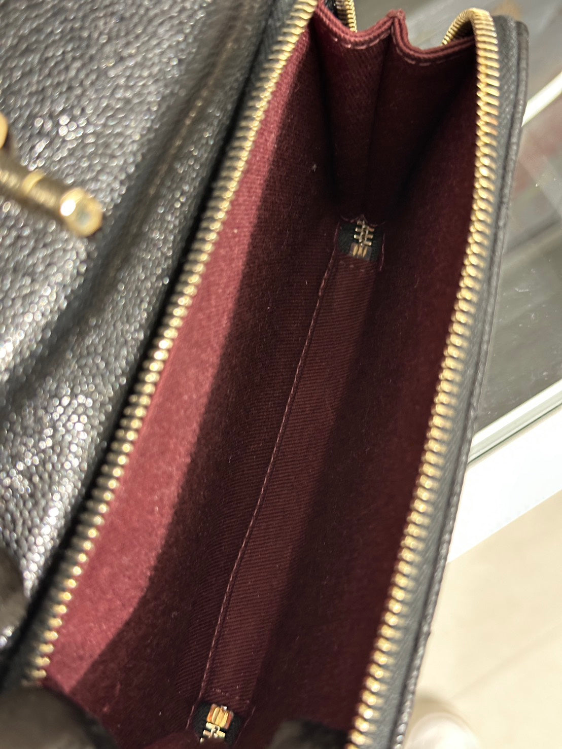 CHANEL Affinity粒面牛皮後背包 - 黑金