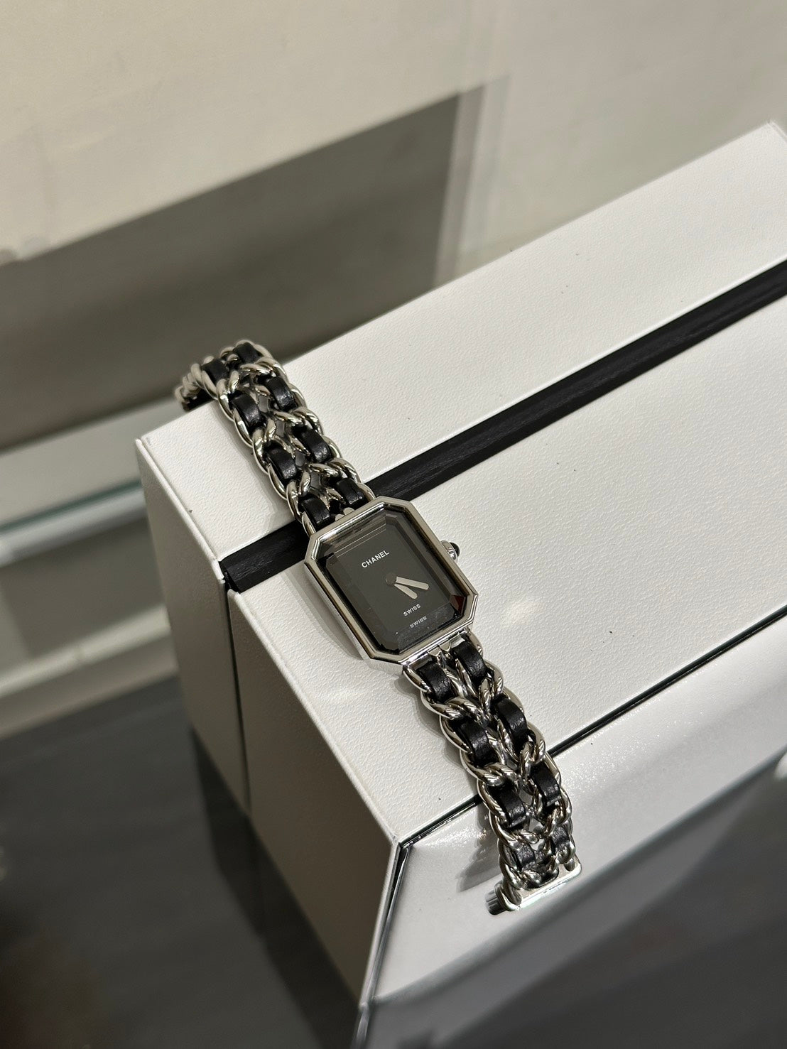CHANEL 經典Premiers Rock皮穿鍊方糖腕錶 - S黑銀