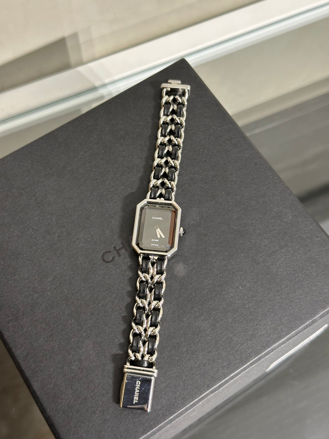CHANEL 經典Premiers Rock皮穿鍊方糖腕錶 - S黑銀