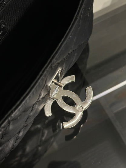 CHANEL 皮釦手提泡芙包 - 黑銀19開
