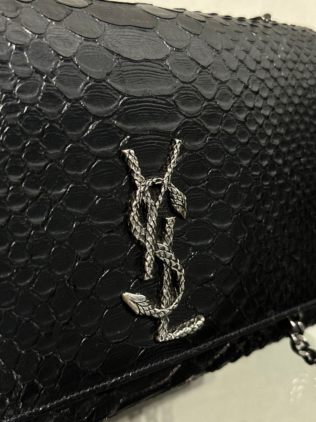 YSL 蛇皮壓紋鍊包 - 黑銀