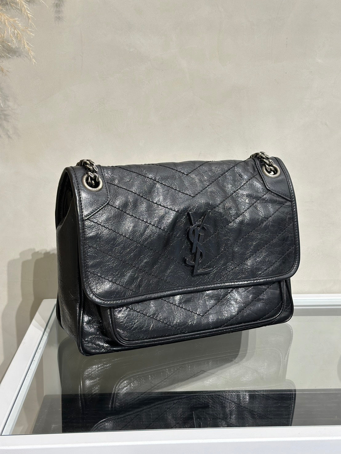 YSL Niki 小牛皮手袋 - 中號黑字銀鍊