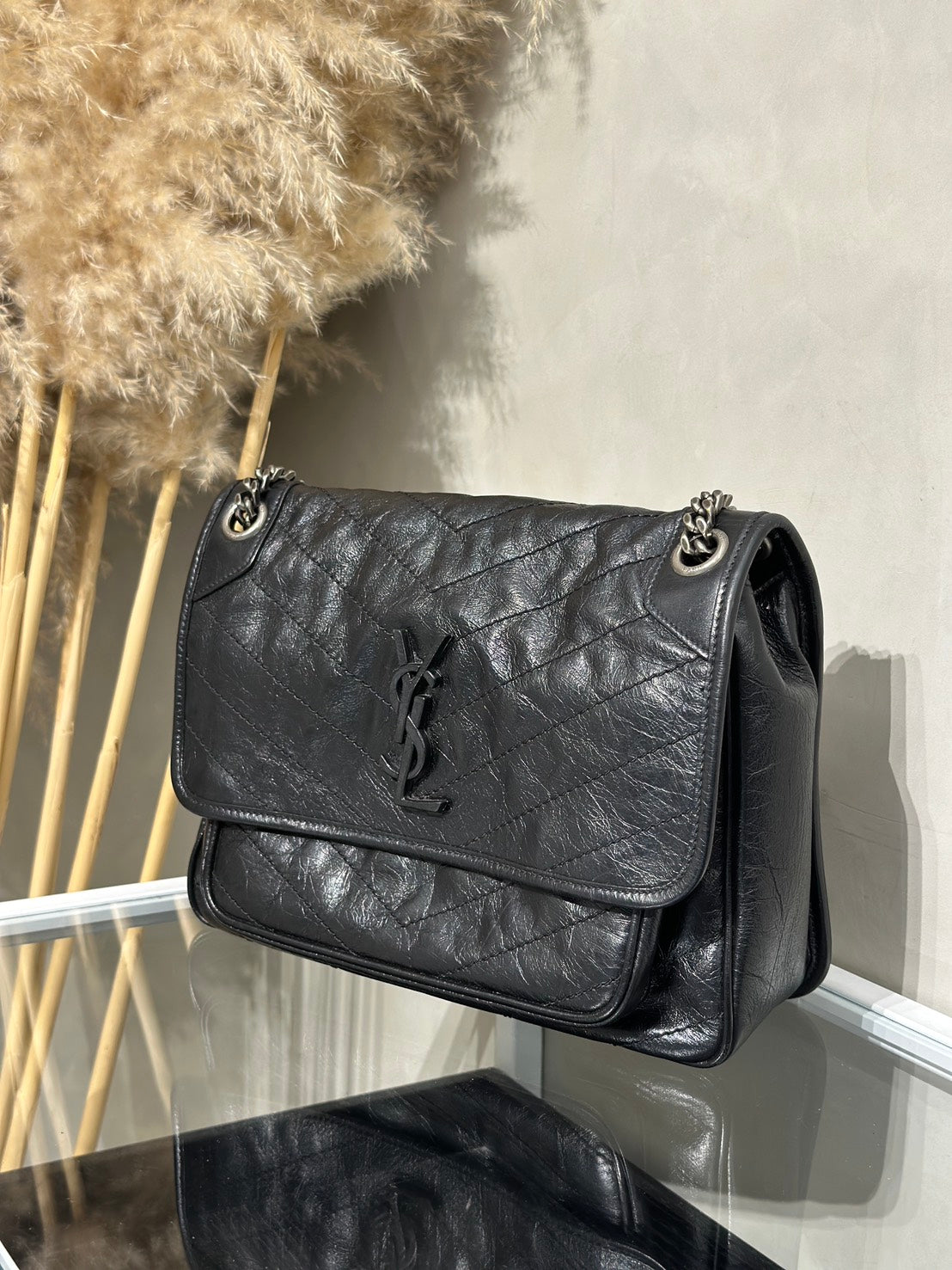 YSL Niki 小牛皮手袋 - 中號黑字銀鍊