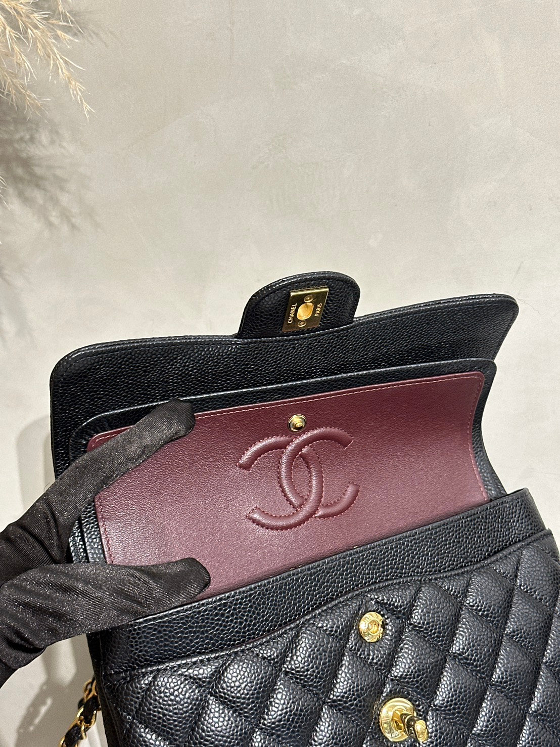 CHANEL 經典口蓋包 CF23 - 粒面牛皮黑金