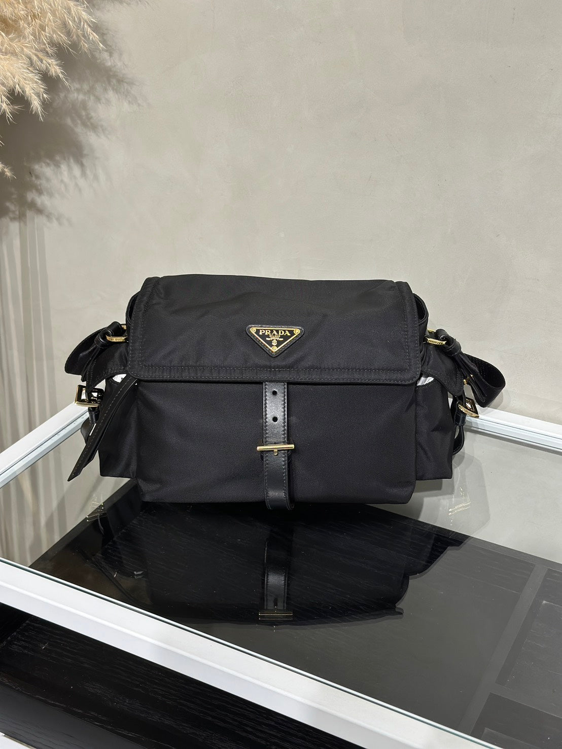 PRADA Prada Explore中號郵差包 - 黑金