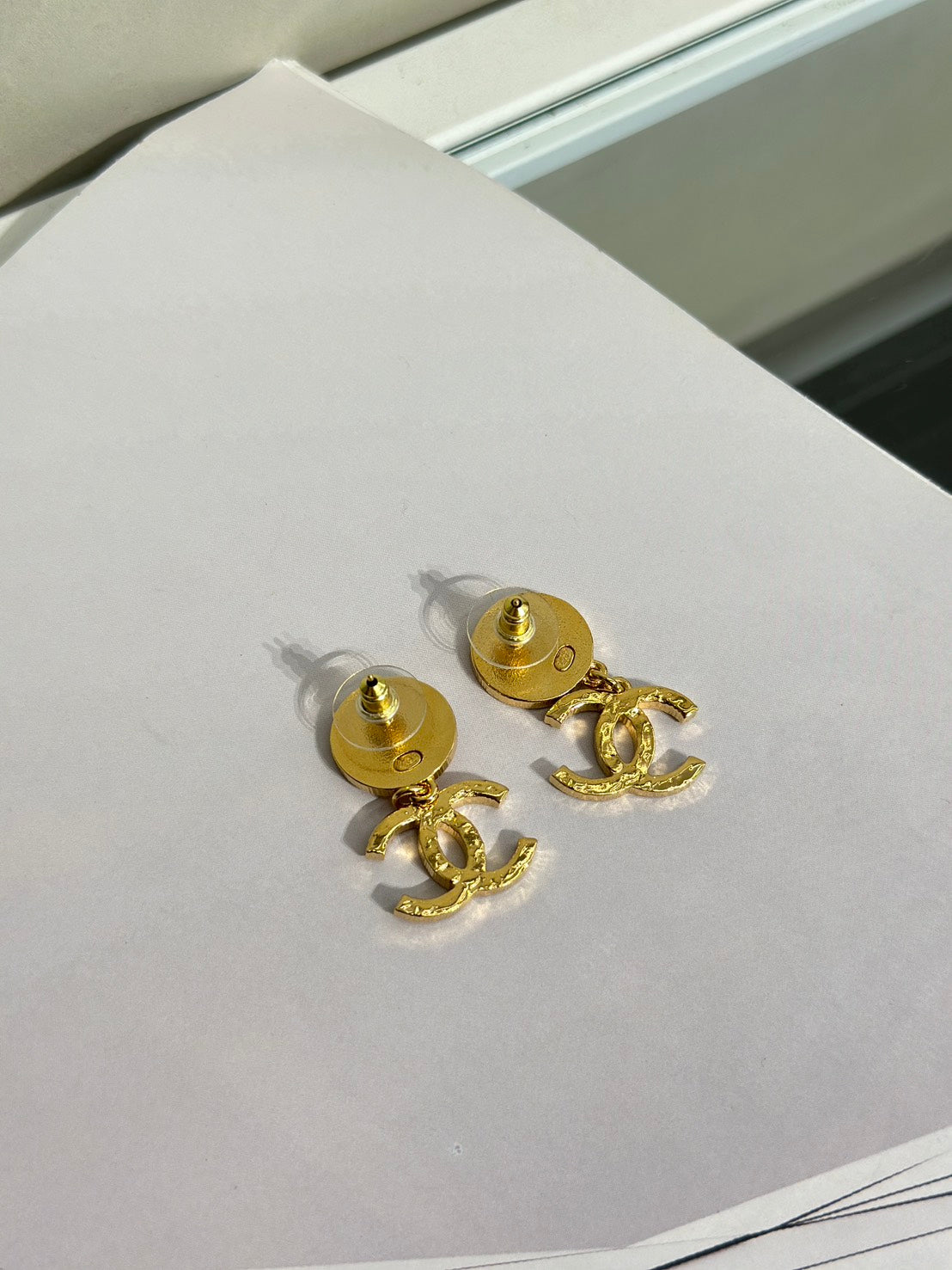 CHANEL 24C熔岩雙C吊墜耳環