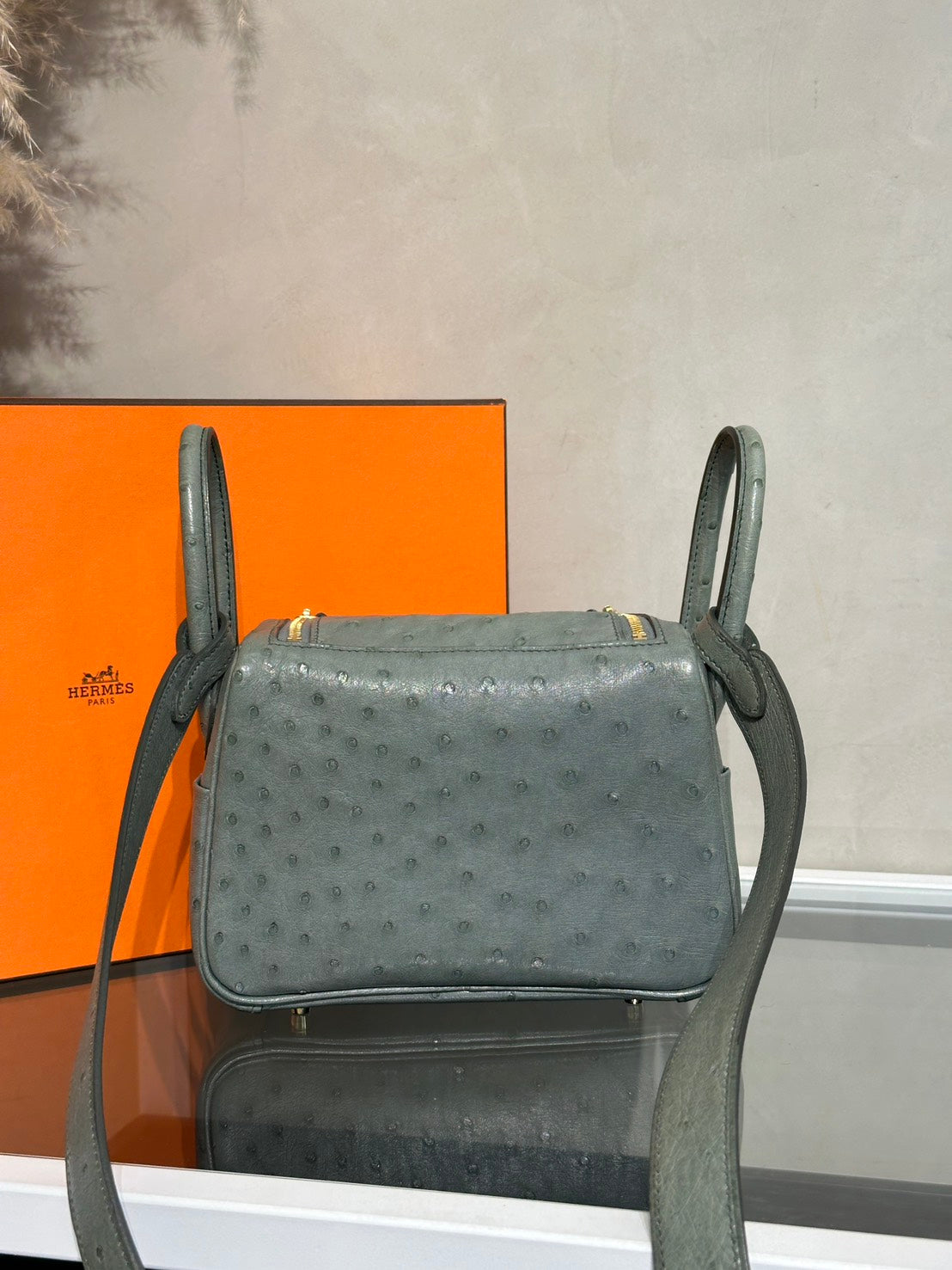 HERMES Mini Lindy - Vert Amande 63 鴕鳥皮杏仁綠金 U