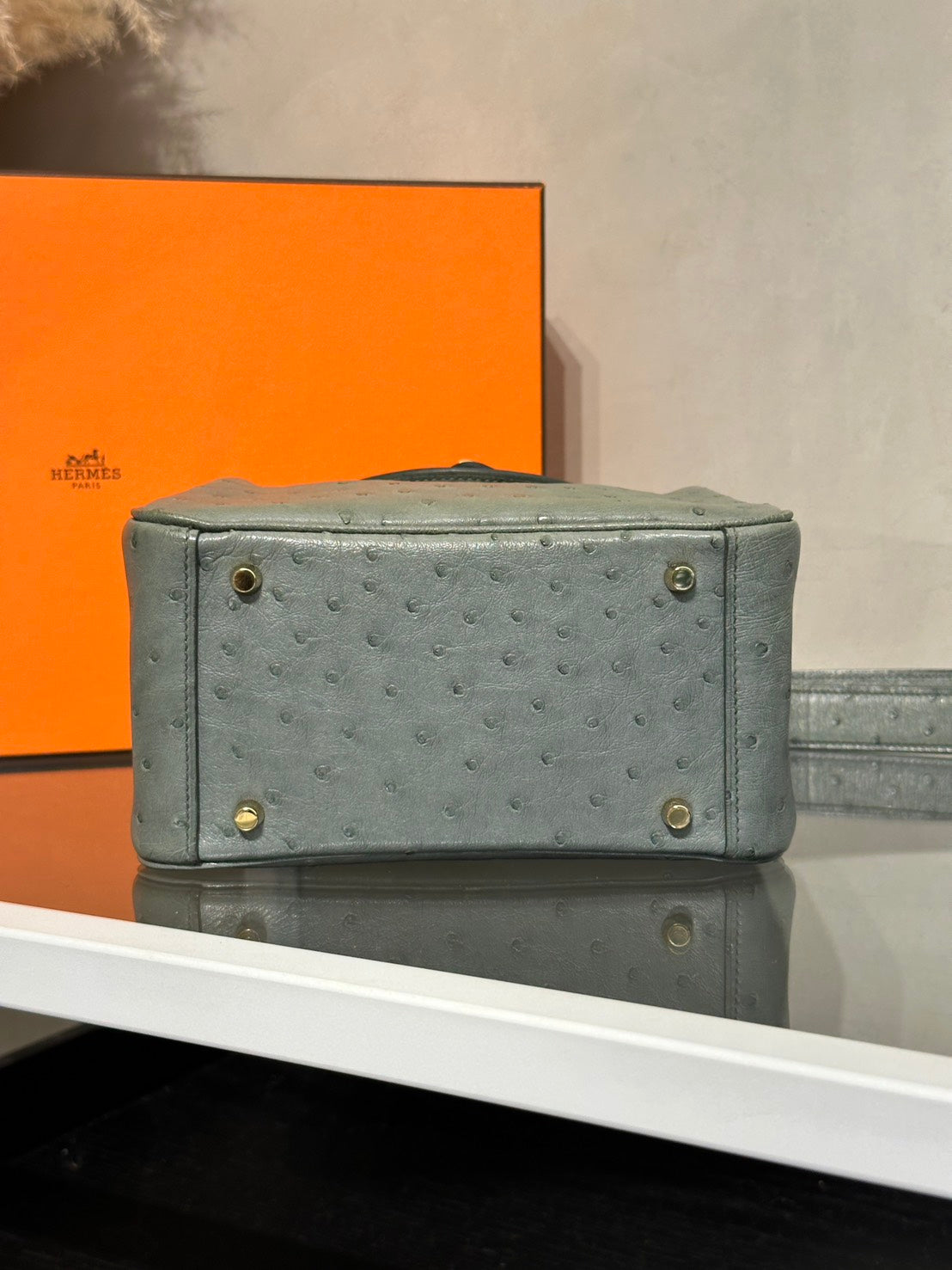HERMES Mini Lindy - Vert Amande 63 鴕鳥皮杏仁綠金 U