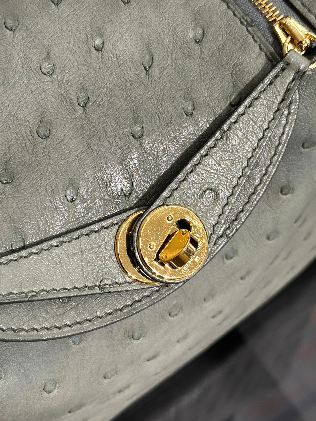 HERMES Mini Lindy - Vert Amande 63 鴕鳥皮杏仁綠金 U