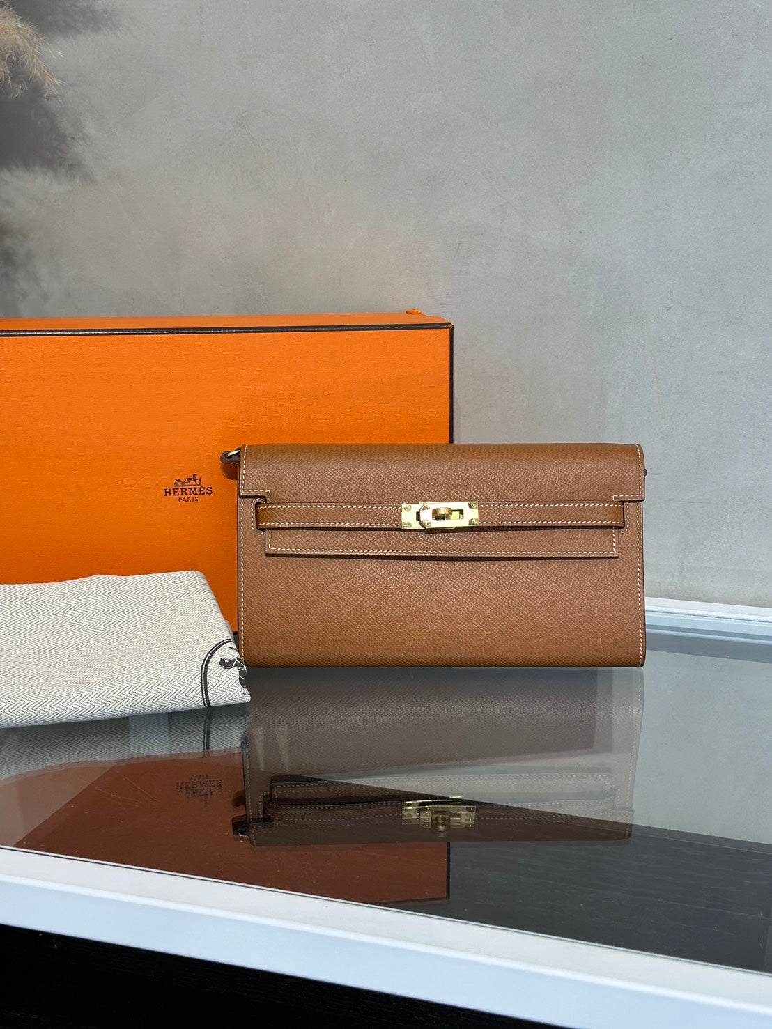 HERMES Kelly To Go - Gold 37 金棕金 Y