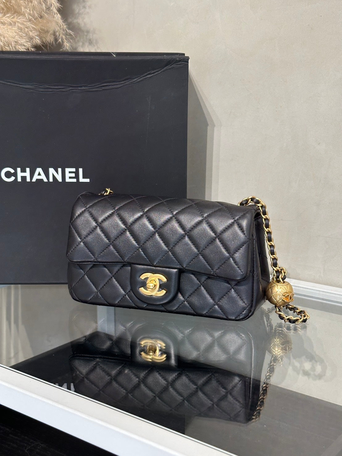 CHANEL 經典口蓋包Mini CF20 - 金球黑金