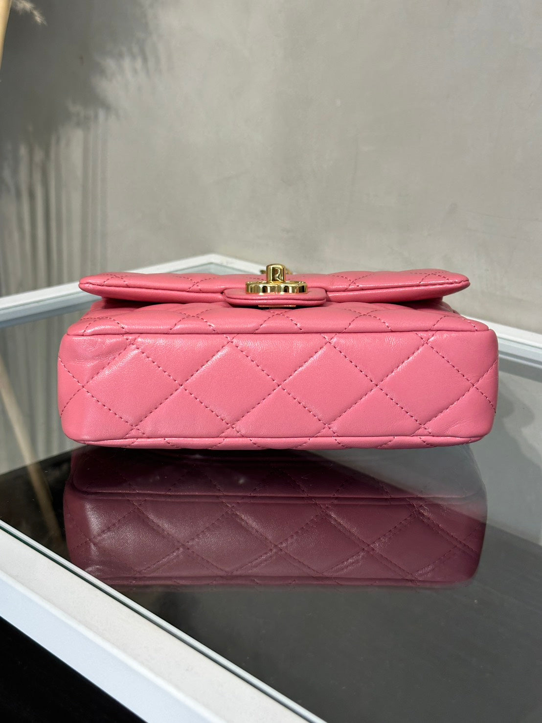 CHANEL 23B Handle CF - 小號唇膏粉金