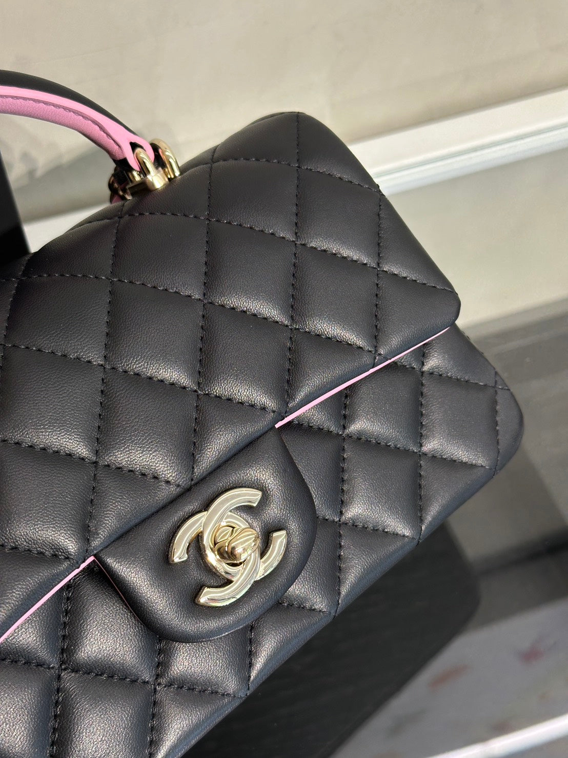 CHANEL 23P Handle Mini CF20 - 黑拚粉金