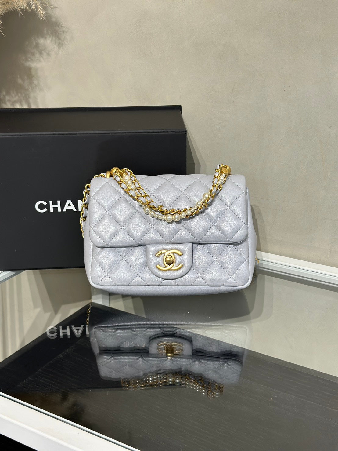 CHANEL 24P珍珠鍊手提方胖子 - 淺藍