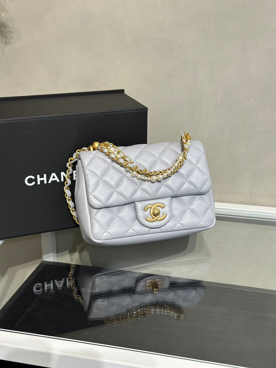 CHANEL 24P珍珠鍊手提方胖子 - 淺藍