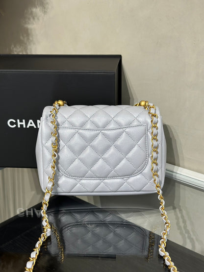CHANEL 24P珍珠鍊手提方胖子 - 淺藍