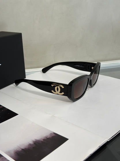 CHANEL 雙C長方形太陽眼鏡 - 黑
