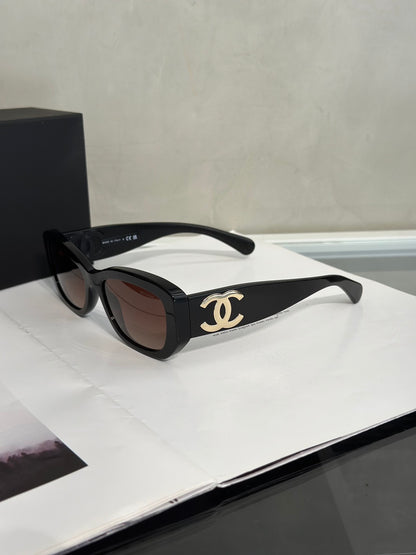 CHANEL 雙C長方形太陽眼鏡 - 黑