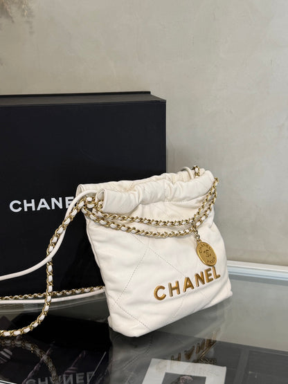 CHANEL 22 Mini Bag - 白金