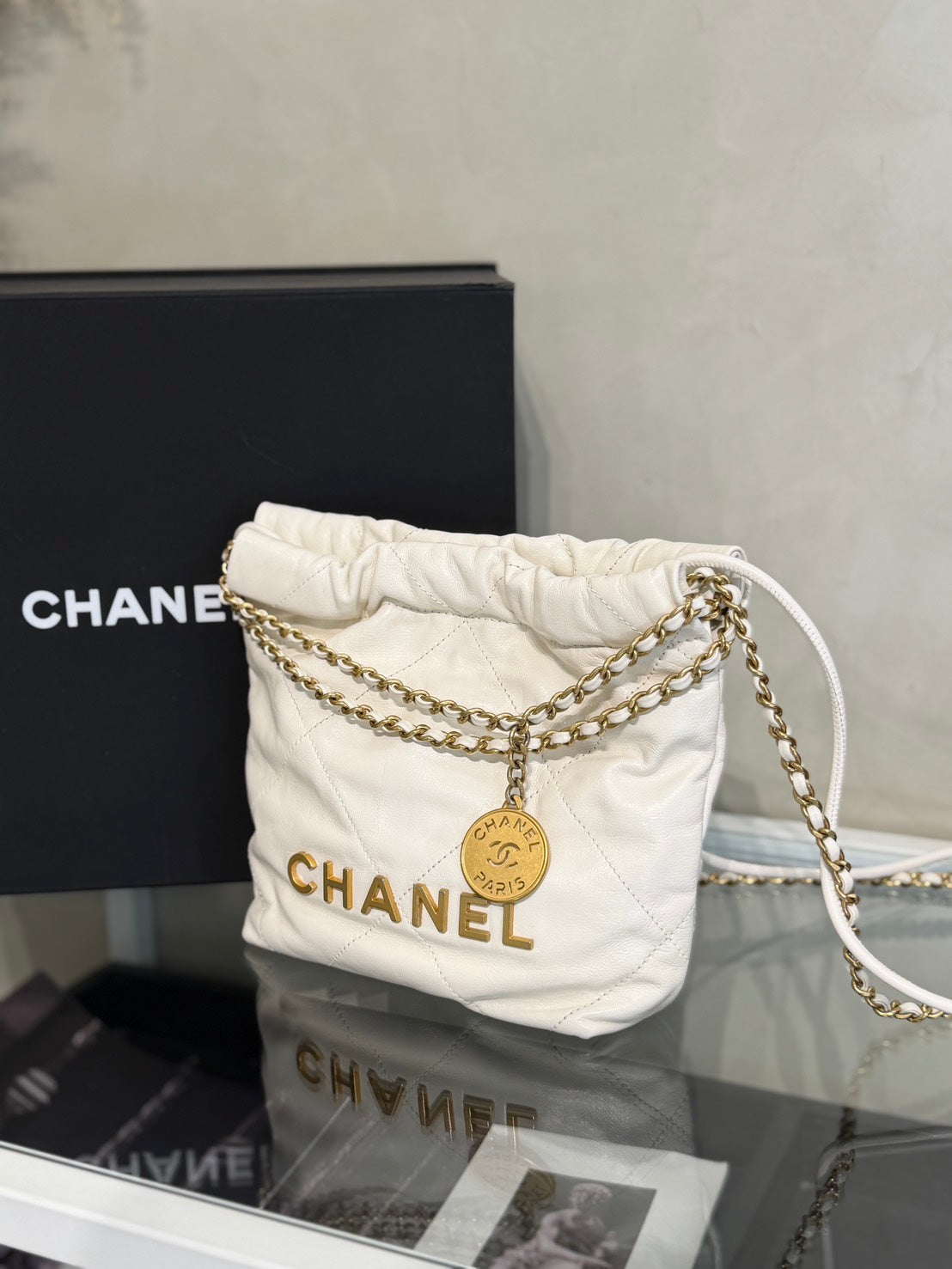 CHANEL 22 Mini Bag - 白金