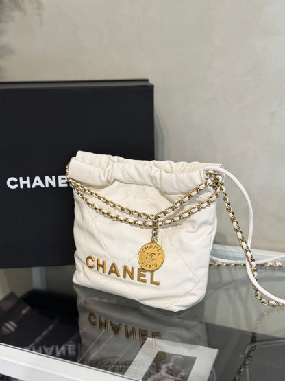 CHANEL 22 Mini Bag - 白金