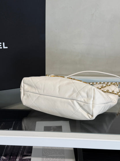 CHANEL 22 Mini Bag - 白金