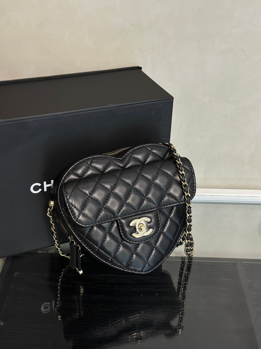CHANEL 22S小羊皮愛心包 - 大號黑金