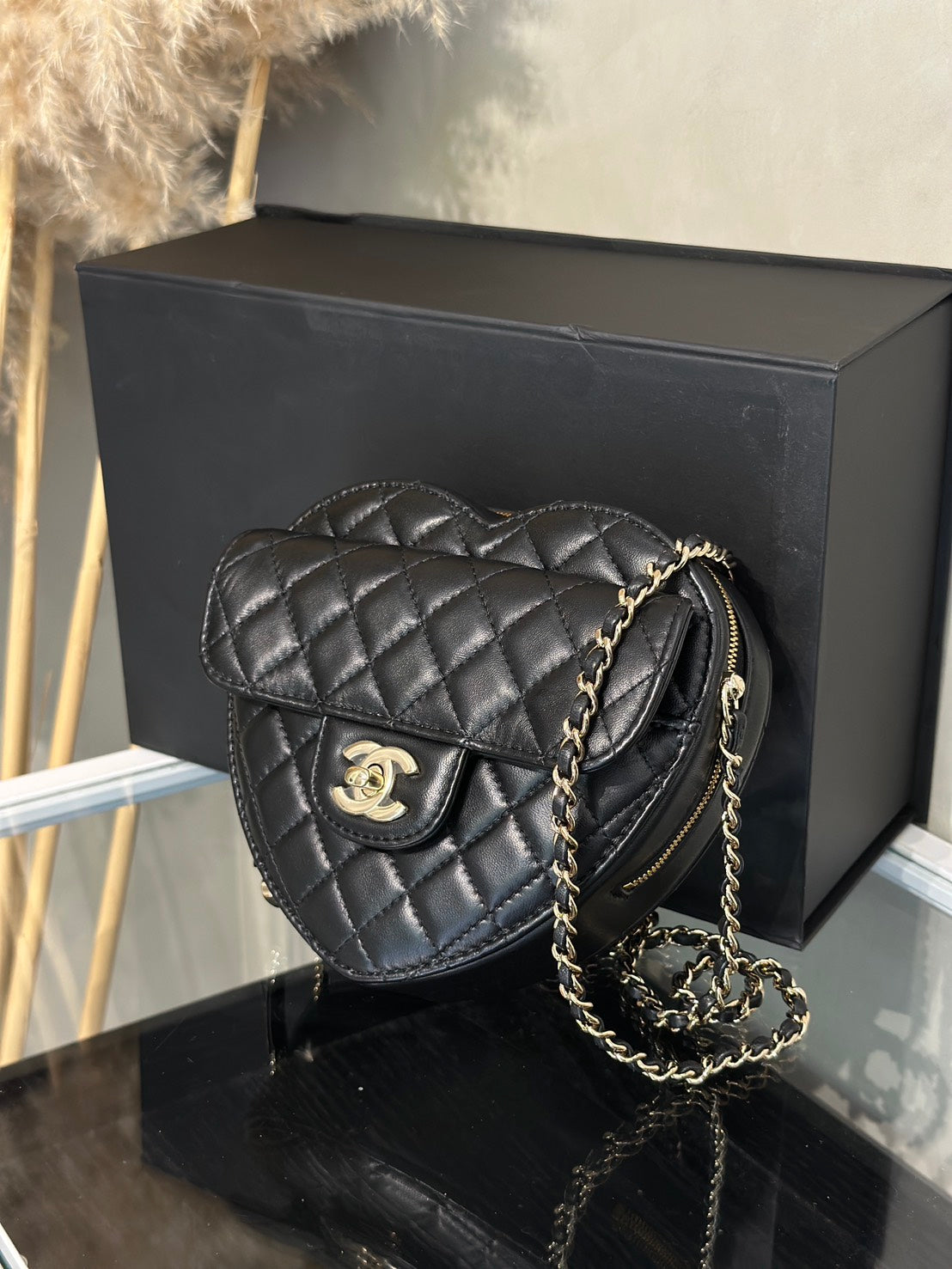 CHANEL 22S小羊皮愛心包 - 大號黑金