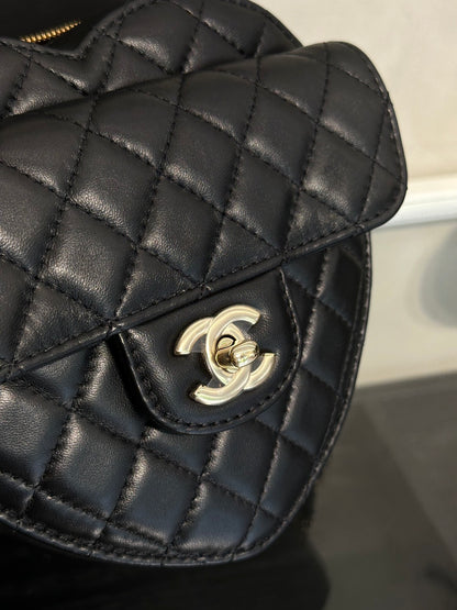 CHANEL 22S小羊皮愛心包 - 大號黑金