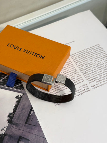 LOUIS VUITTON Damier皮手環