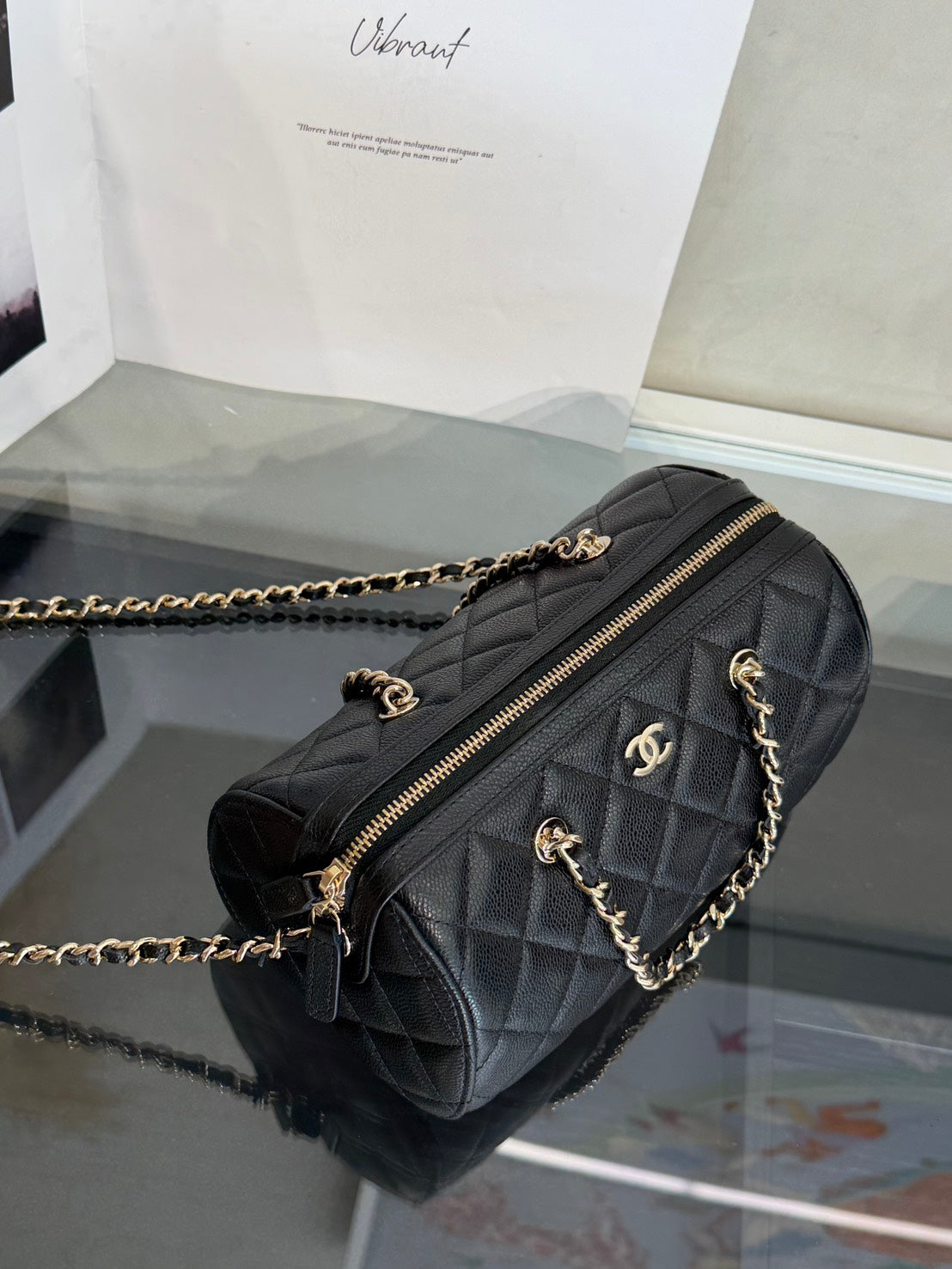 CHANEL 粒面牛皮保齡球包 - 黑金