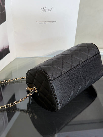 CHANEL 粒面牛皮保齡球包 - 黑金