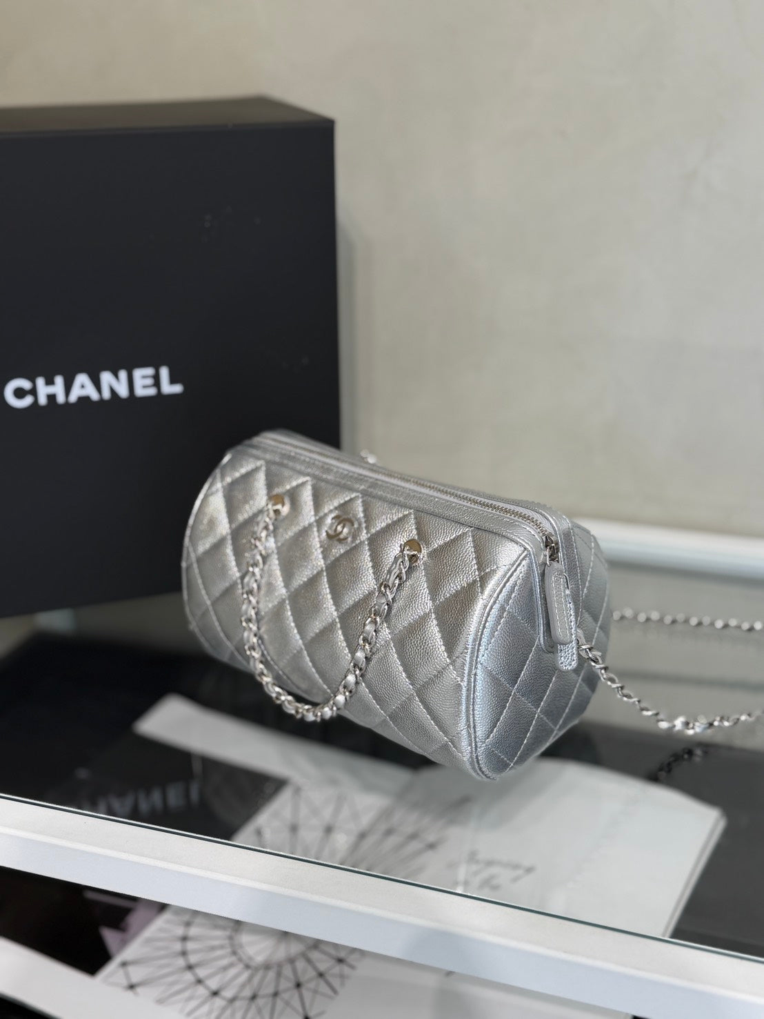 CHANEL 粒面牛皮保齡球包 - 銀