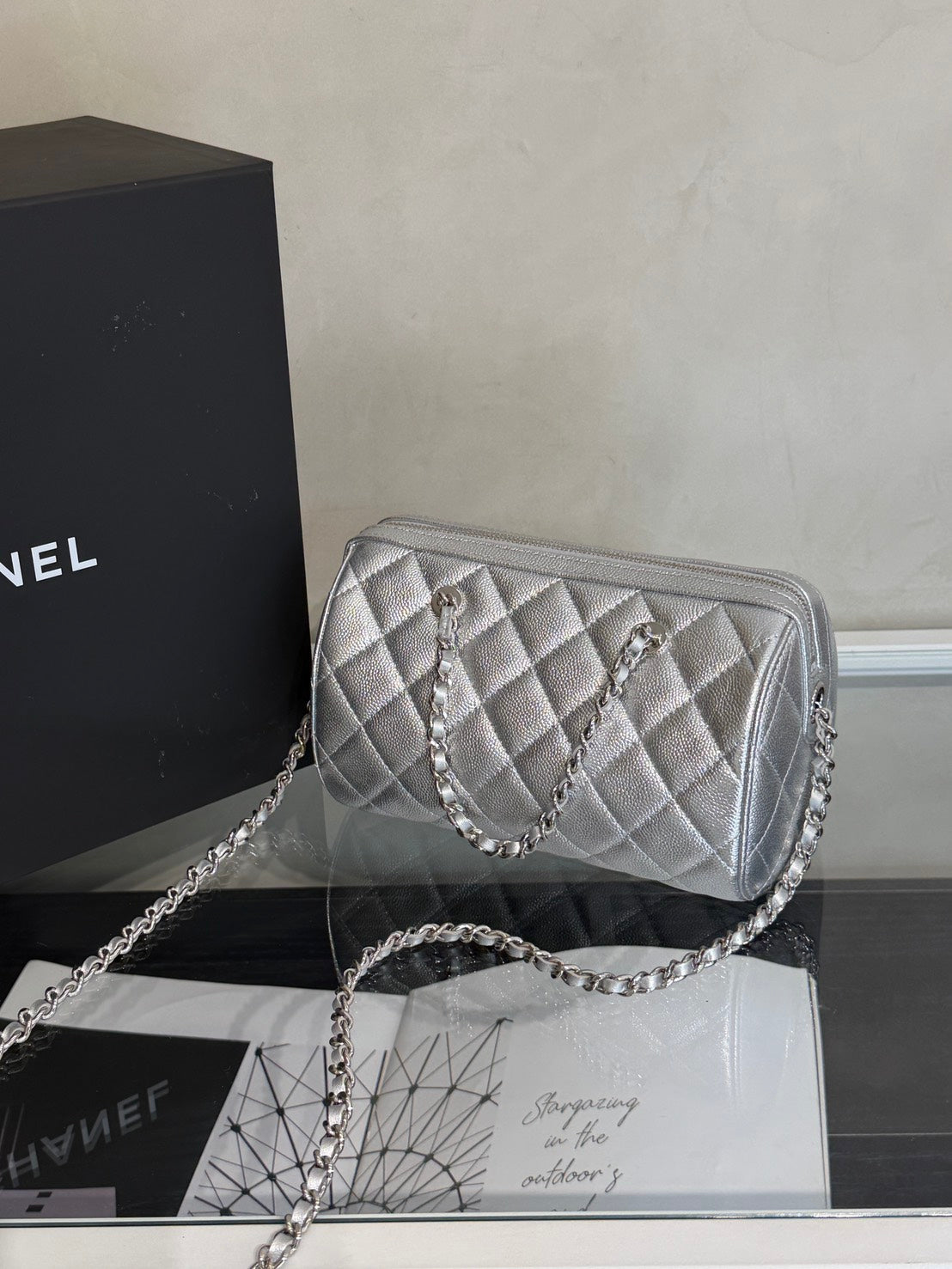 CHANEL 粒面牛皮保齡球包 - 銀