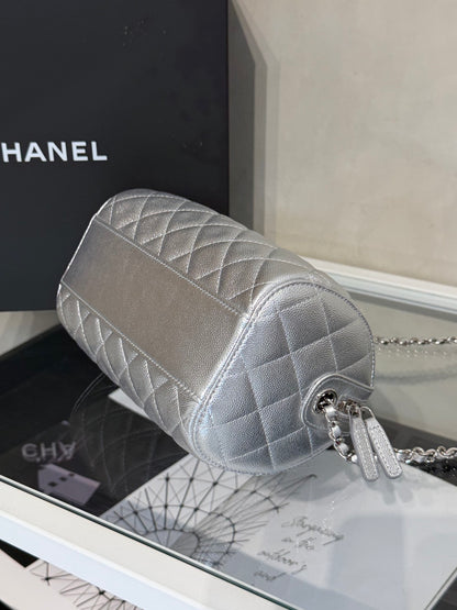 CHANEL 粒面牛皮保齡球包 - 銀
