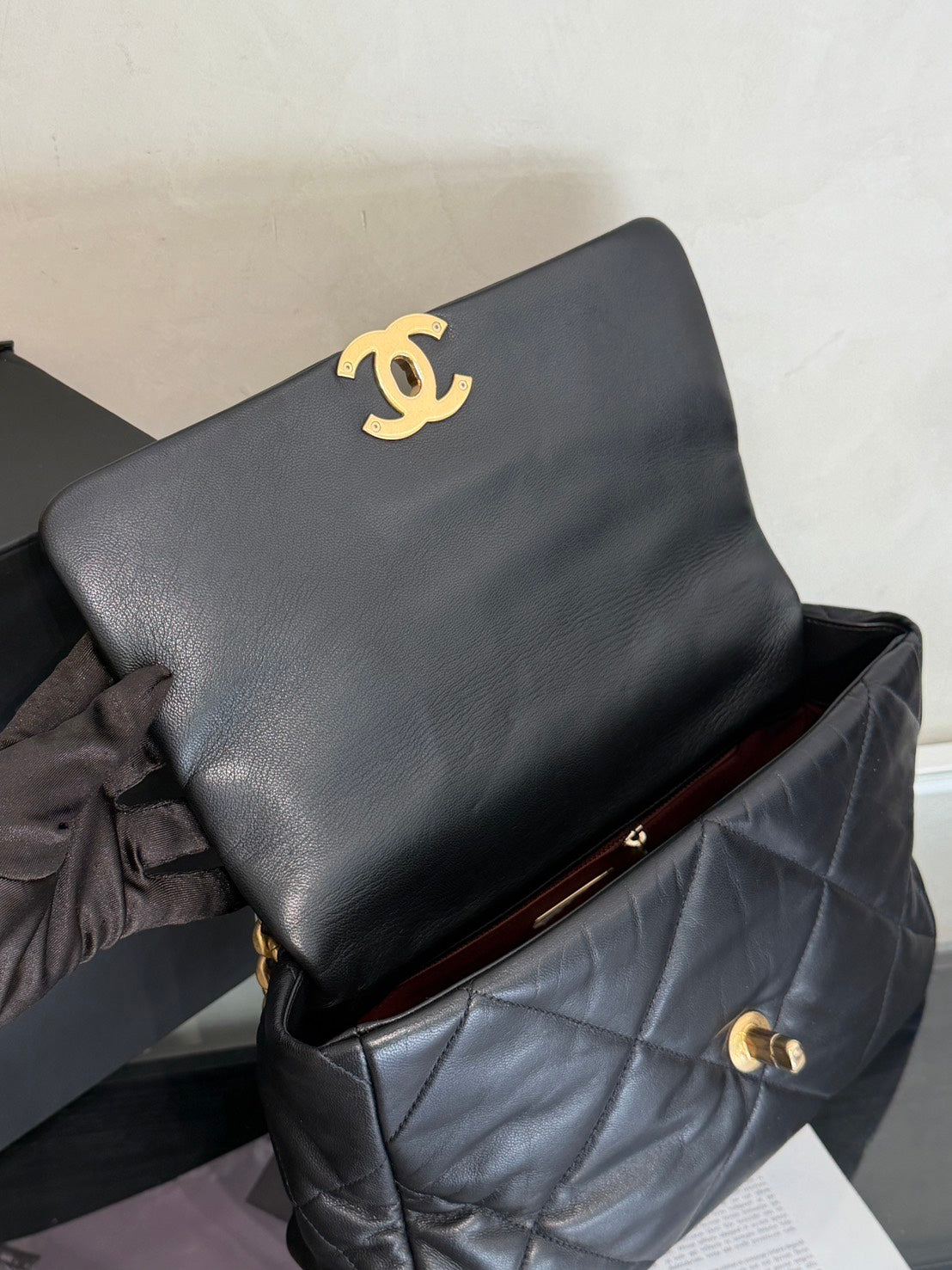 CHANEL 19 Bag 菱格紋羊皮手提肩背包 30 - 黑金28開