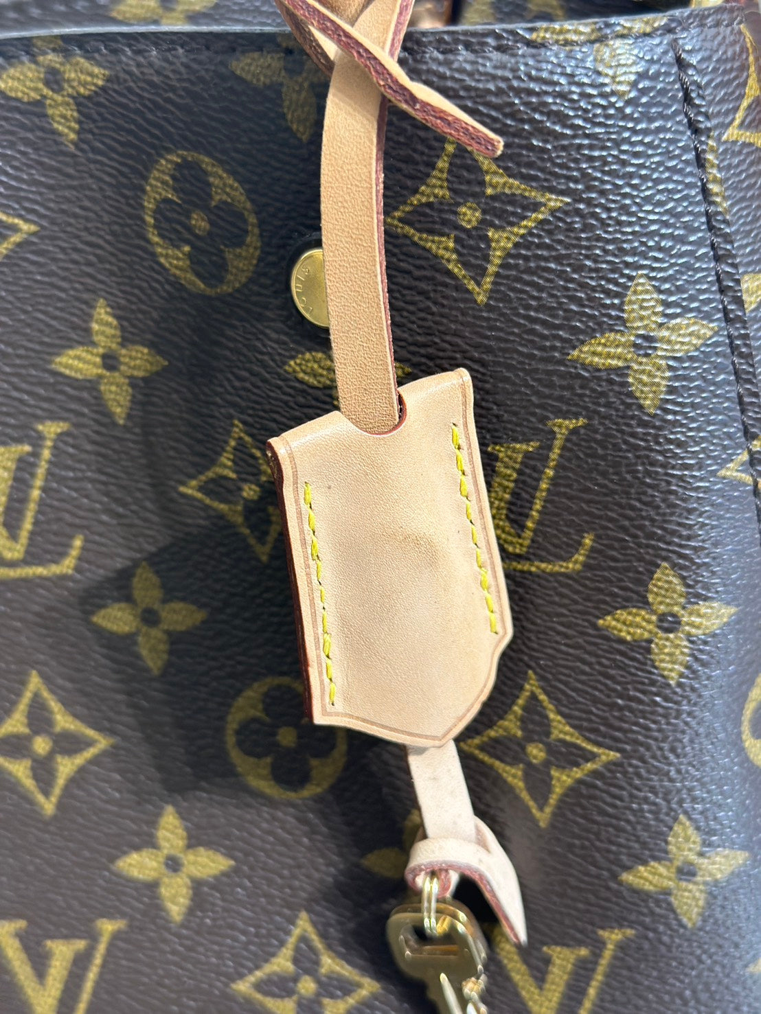LOUIS VUITTON Montaigne BB