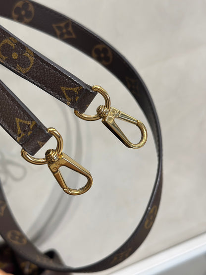 LOUIS VUITTON Montaigne BB