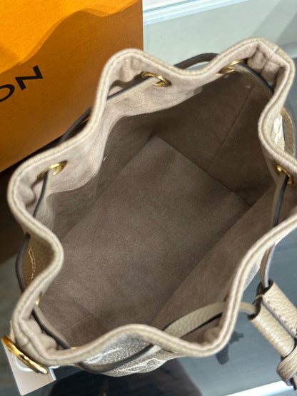 LOUIS VUITTON Nano Noe - 斑鳩灰