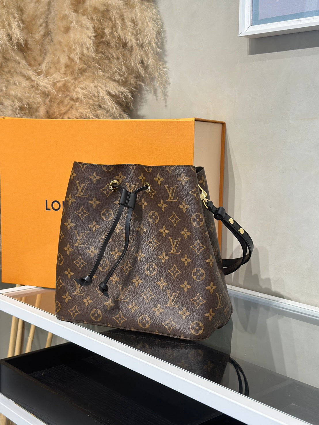 LOUIS VUITTON Neonoe水桶包 - MM黑