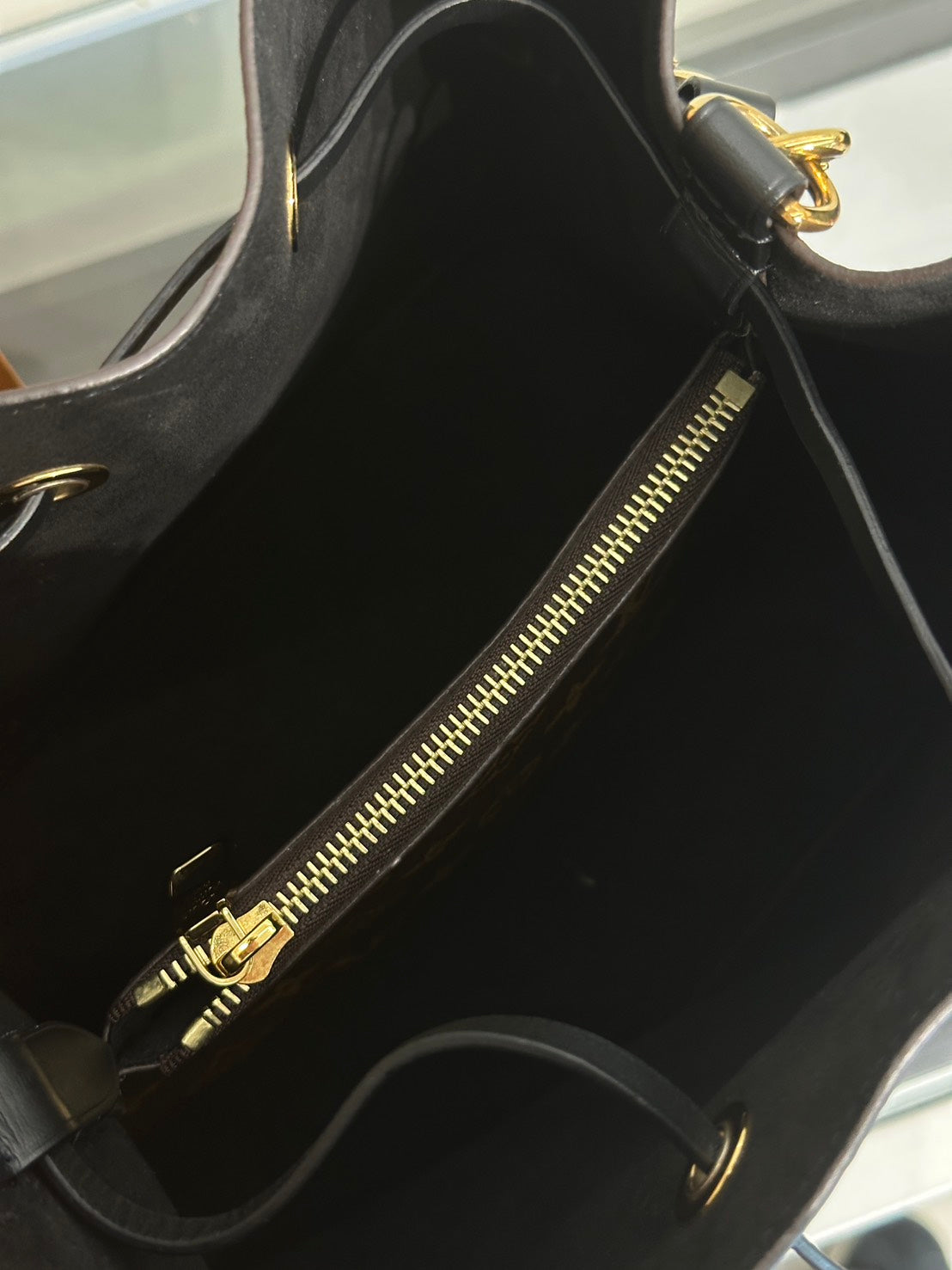 LOUIS VUITTON Neonoe水桶包 - MM黑