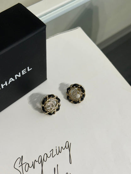 CHANEL 皮穿鍊圈圈水鑽雙C耳環 - 黑金