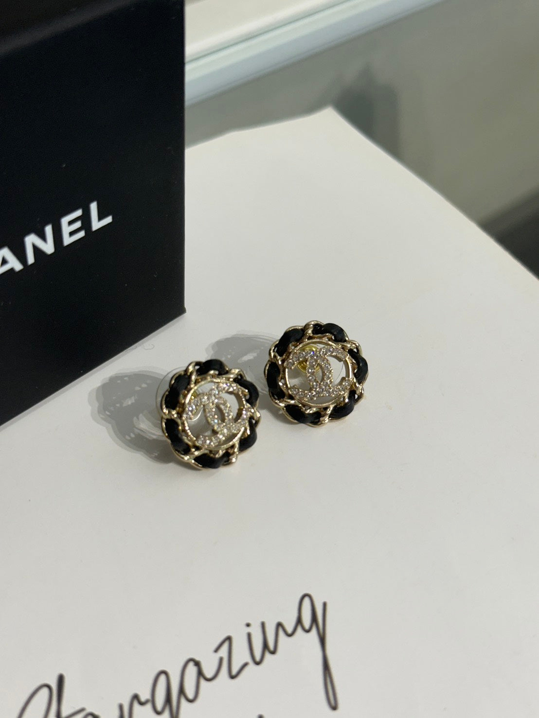 CHANEL 皮穿鍊圈圈水鑽雙C耳環 - 黑金