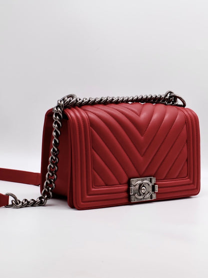 CHANEL Boy25 V紋牛皮口蓋包 - 紅銀22開