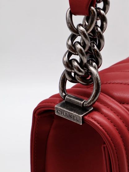 CHANEL Boy25 V紋牛皮口蓋包 - 紅銀22開