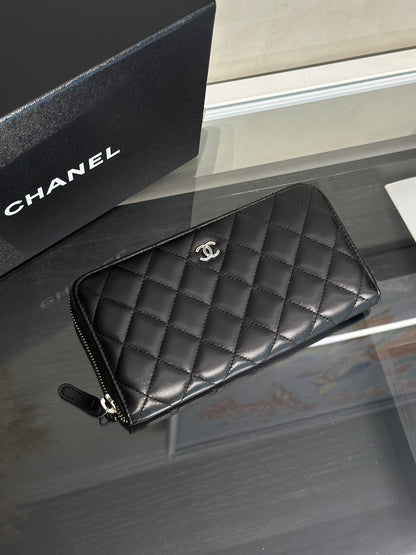 CHANEL 經典羊皮拉鍊長夾 - 黑銀17開