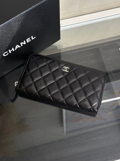 CHANEL 經典羊皮拉鍊長夾 - 黑銀17開