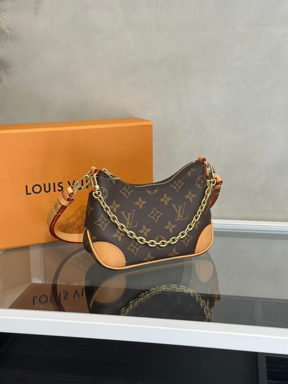 LOUIS VUITTON Nano Boulogne牛角包