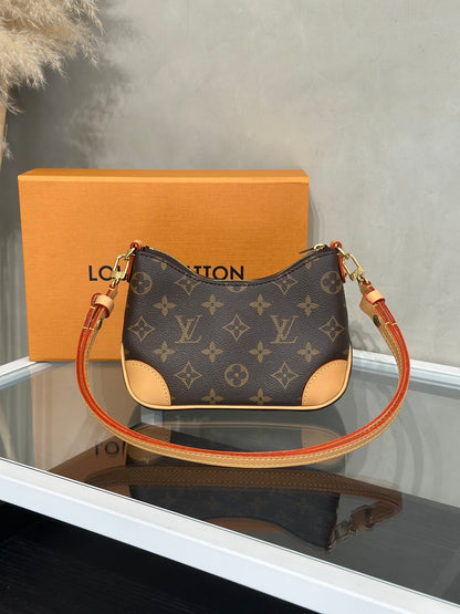 LOUIS VUITTON Nano Boulogne牛角包